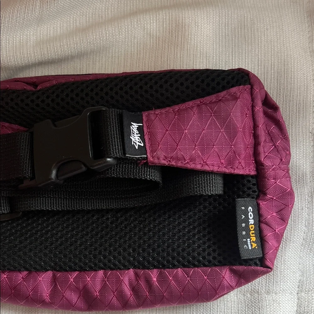 Stussy Diamond Ripstop Pouch Berry - Picture 4 of 14
